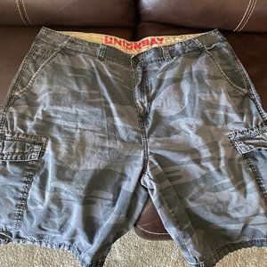 Men's Union Bay Cargo shorts, size 42